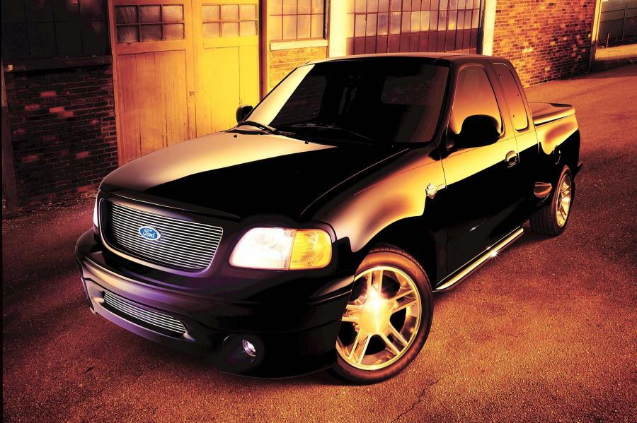  Ford F-150 Harley-Davidson Edition 2000 года  (фото 2 из 3)